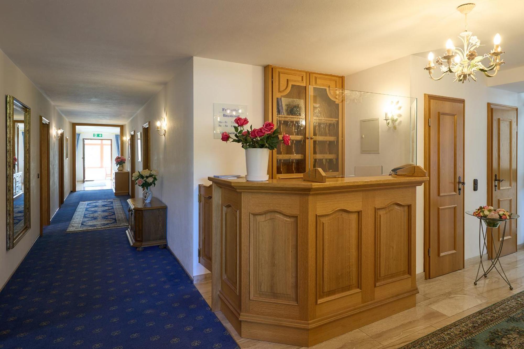 Hotel Garni Demmel Bruckmuhl Bagian luar foto