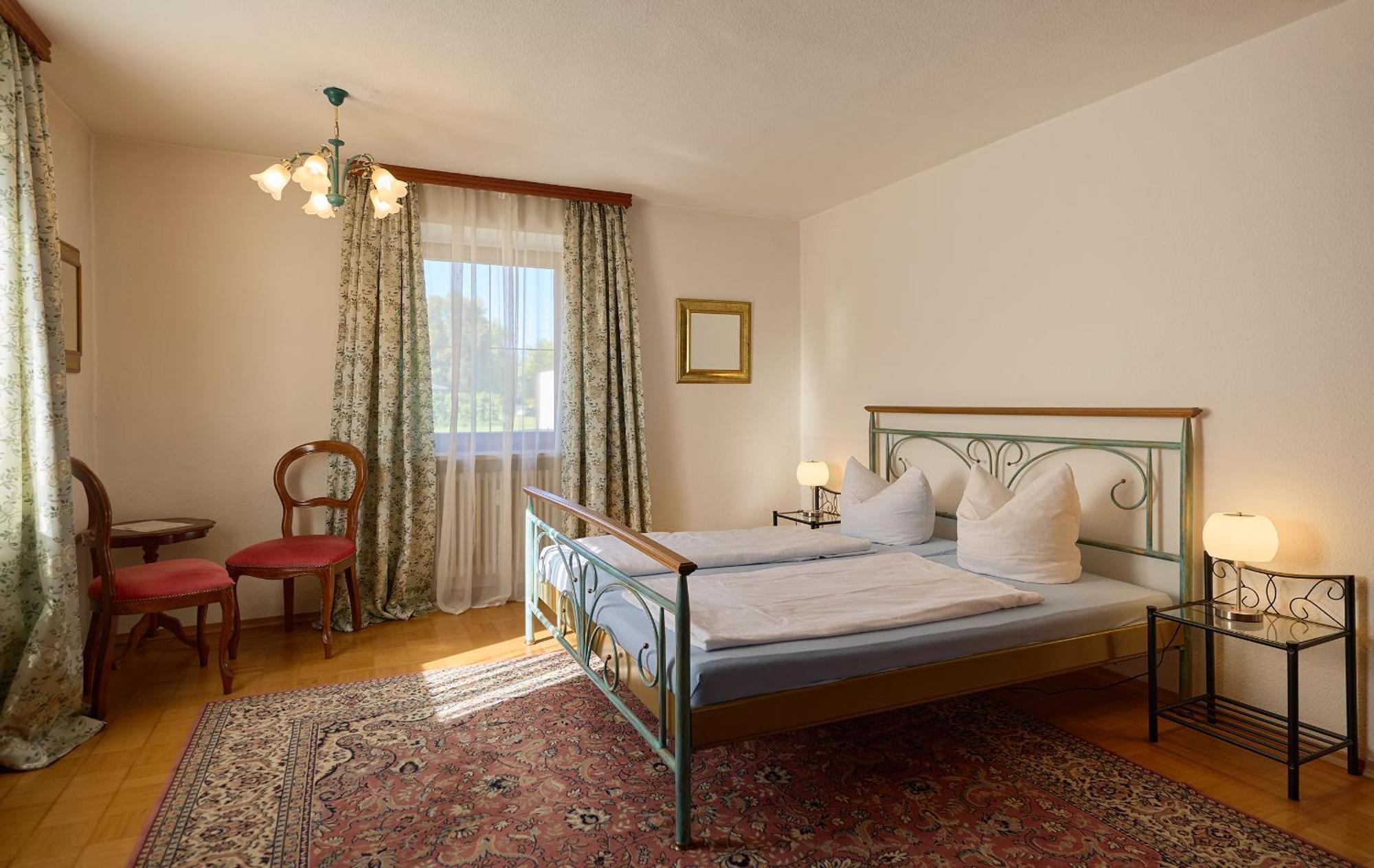 Hotel Garni Demmel Bruckmuhl Bagian luar foto